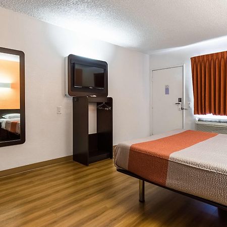Motel 6-Long Beach, Ca - International City Esterno foto