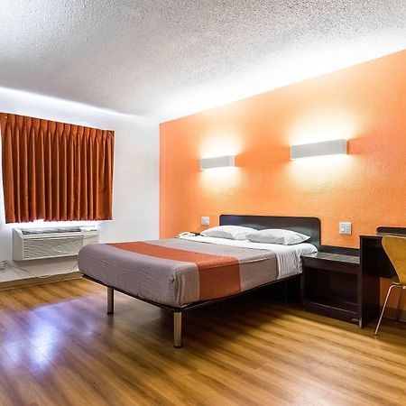 Motel 6-Long Beach, Ca - International City Esterno foto