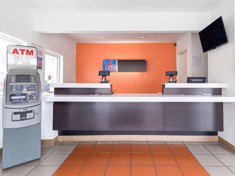 Motel 6-Long Beach, Ca - International City Esterno foto