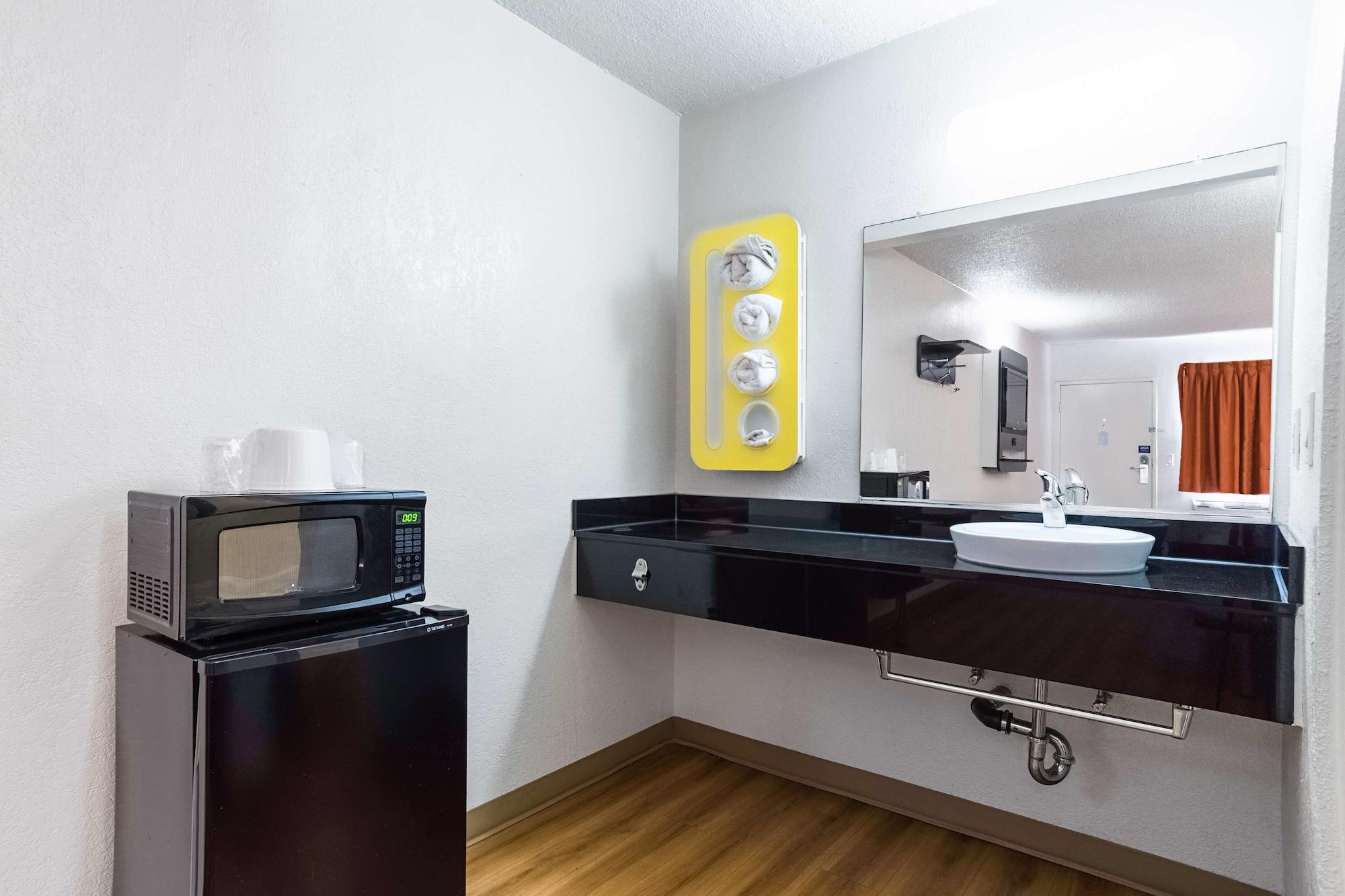 Motel 6-Long Beach, Ca - International City Esterno foto