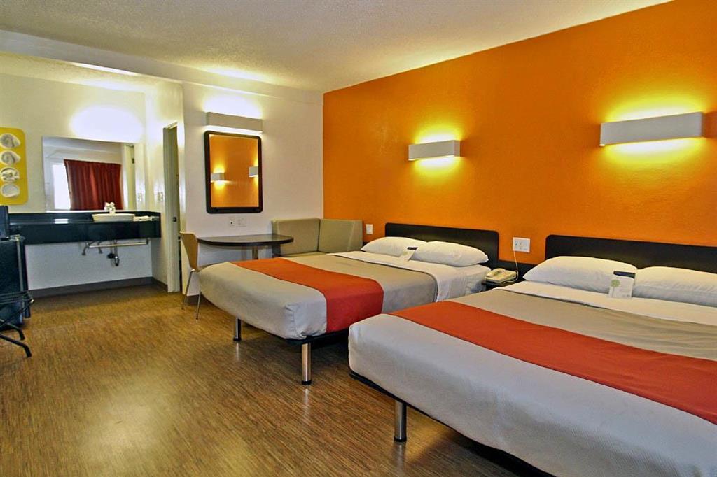 Motel 6-Long Beach, Ca - International City Camera foto
