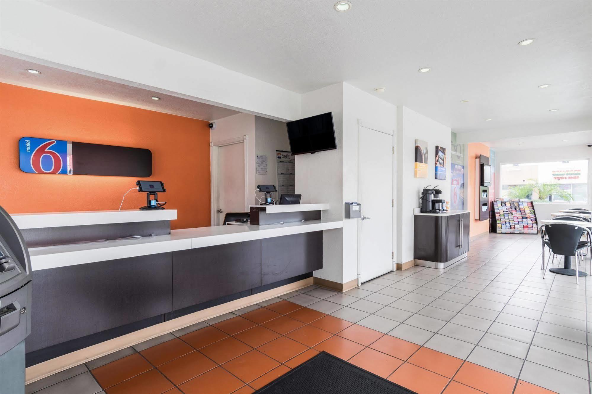 Motel 6-Long Beach, Ca - International City Esterno foto