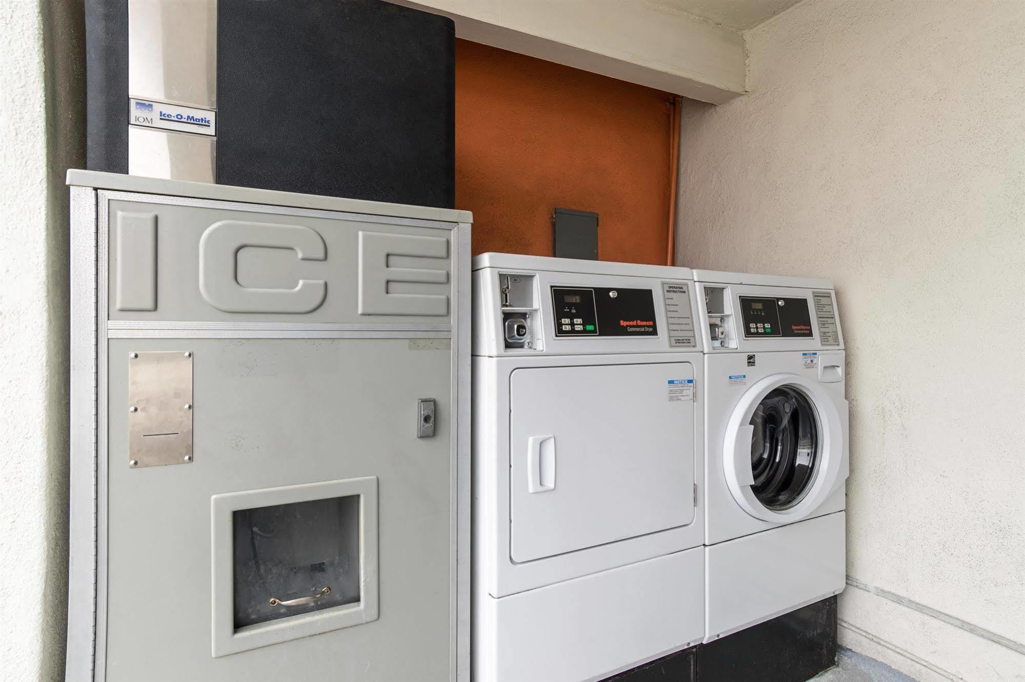 Motel 6-Long Beach, Ca - International City Esterno foto