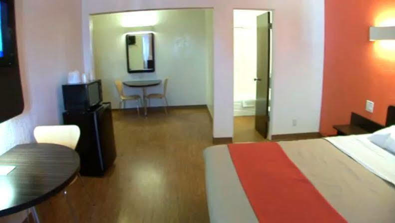 Motel 6-Long Beach, Ca - International City Esterno foto